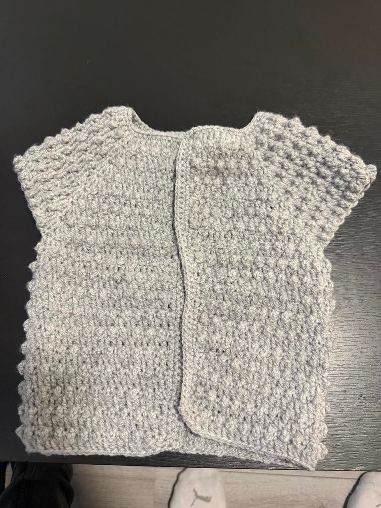 Gebreid wollen baby vestje, Ophalen of Verzenden, Nieuw, Jongetje of Meisje