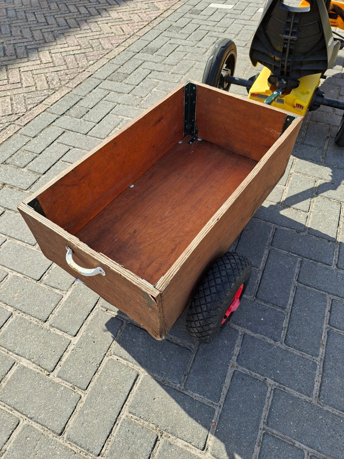Berg skelter Ford Mustang met zelfgemaakte kar, Ophalen
