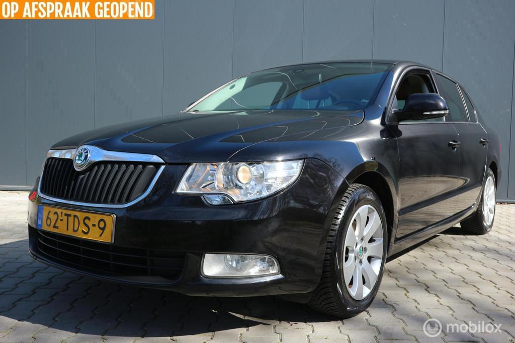 Skoda Superb 1.4 TSI Greentech LEDER/ECC/NAVIGATIE/PDC/NAP, Auto's, Voorwielaandrijving, Euro 5, 125 pk, Gebruikt