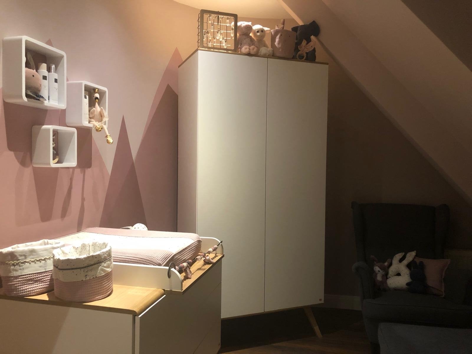 Complete babykamer: Ledikant, Commode, Kledingkast, Kinderen en Baby's, Ophalen, Zo goed als nieuw, Jongetje of Meisje