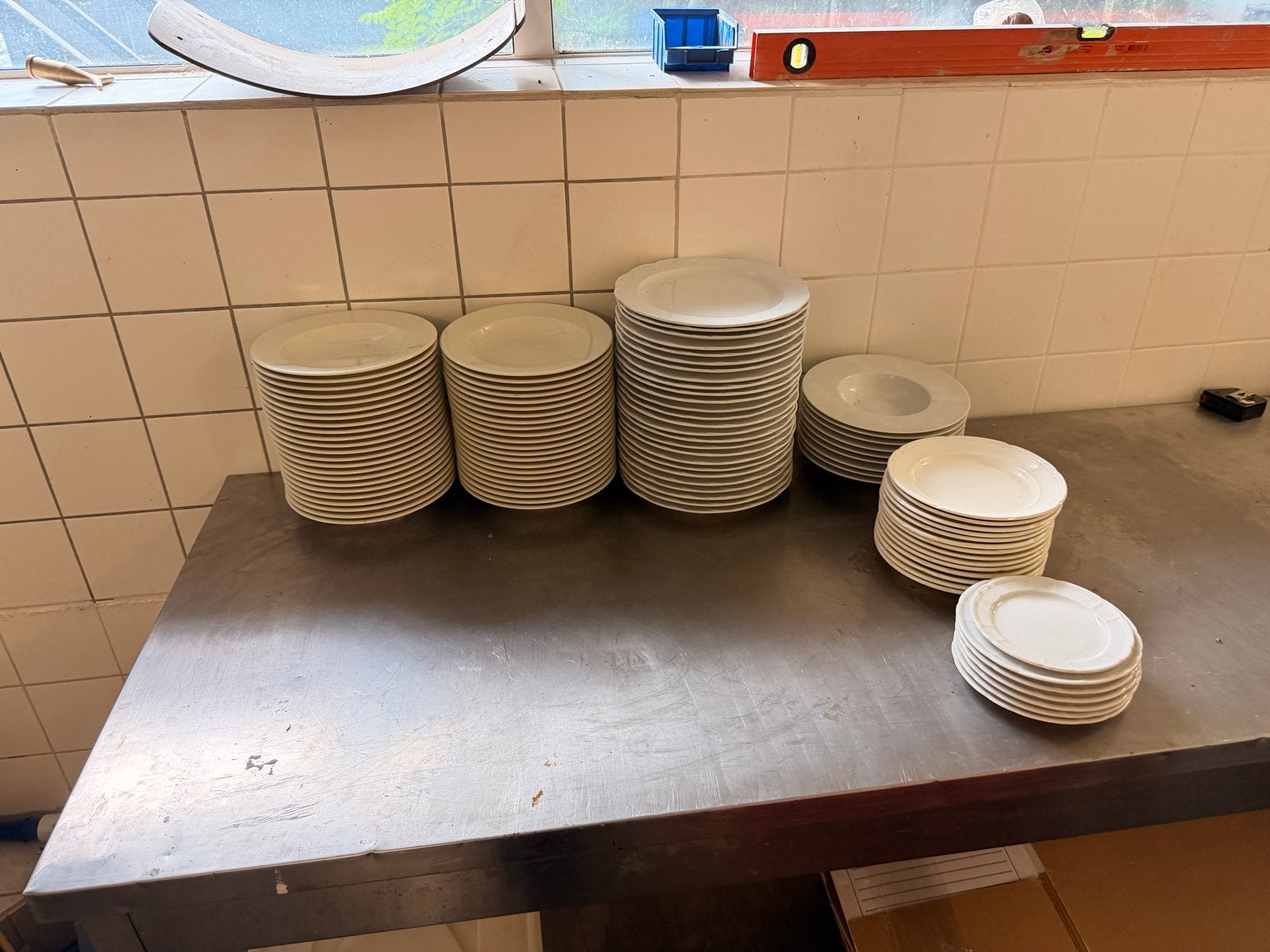 Partij borden: diep, diner, ontbijt en diep met brede rand, Ophalen, Gebruikt, Bord(en)
