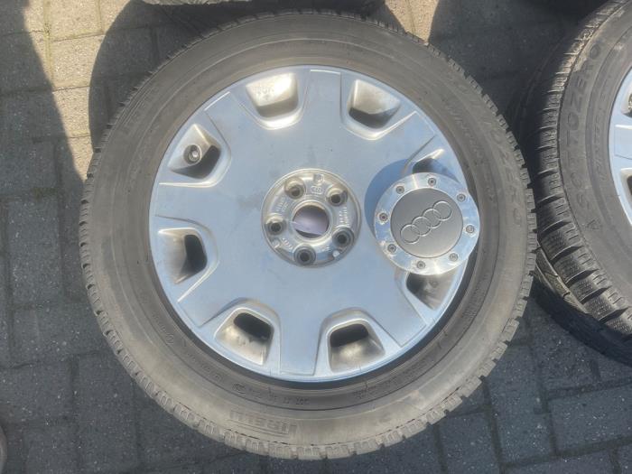 Sportvelgenset + winterbanden van een Audi A8, Gebruikt, -, Verzenden, -