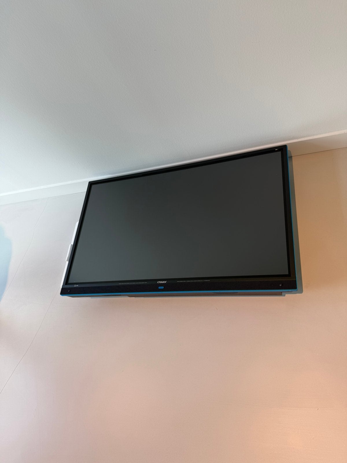 CTOUCH Neo - 55- inch 3840 x 2160 pixels - JBL speakers, Audio, Tv en Foto, 50 Hz, Zo goed als nieuw, 100 cm of meer, Ophalen