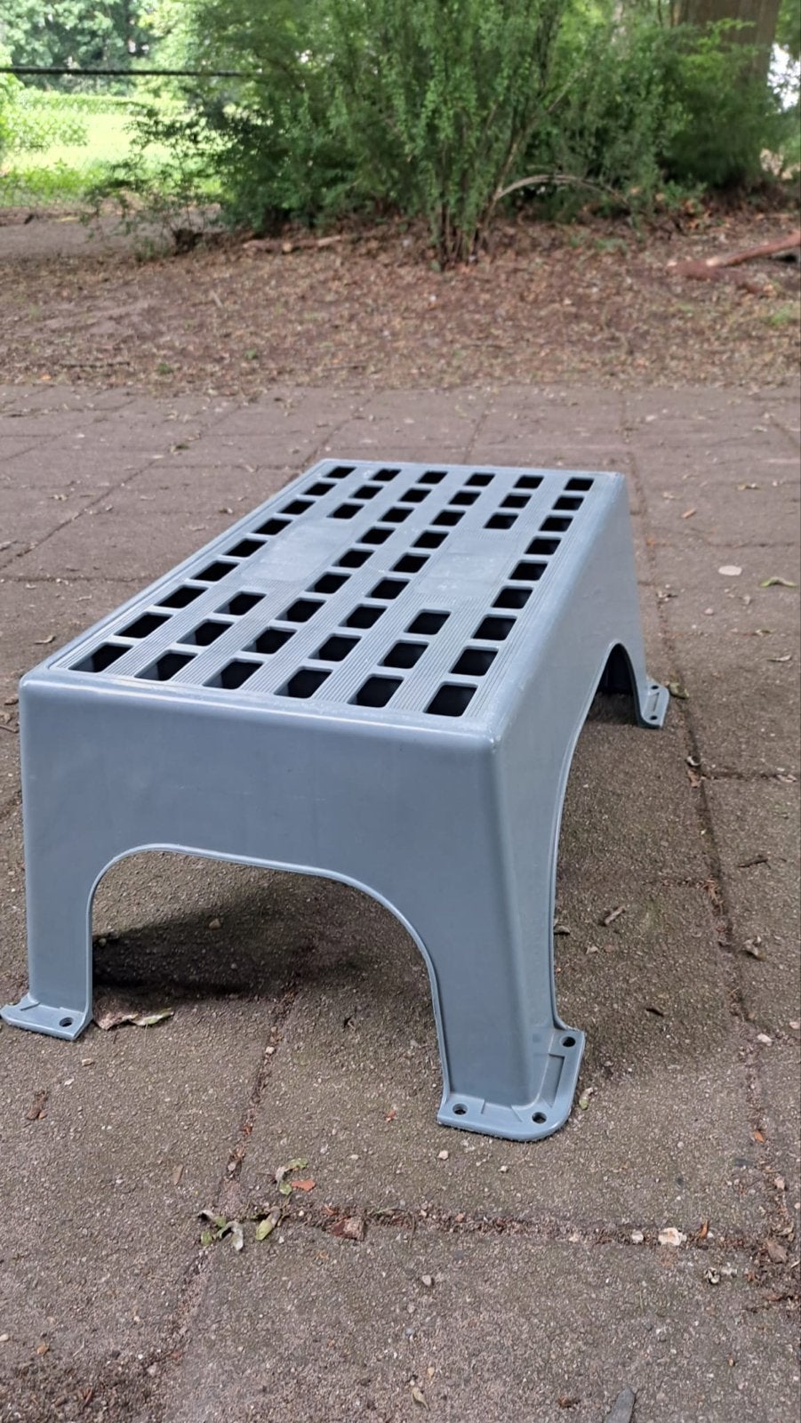 Stevige kunststof opstap, tot 210kg, Ophalen of Verzenden, Gebruikt