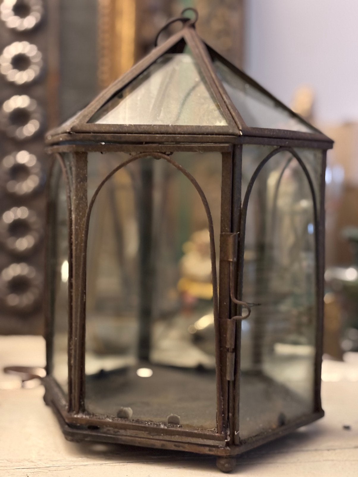 Oude franse lantaarn vitrine, Ophalen of Verzenden, Gebruikt, Lantaarn