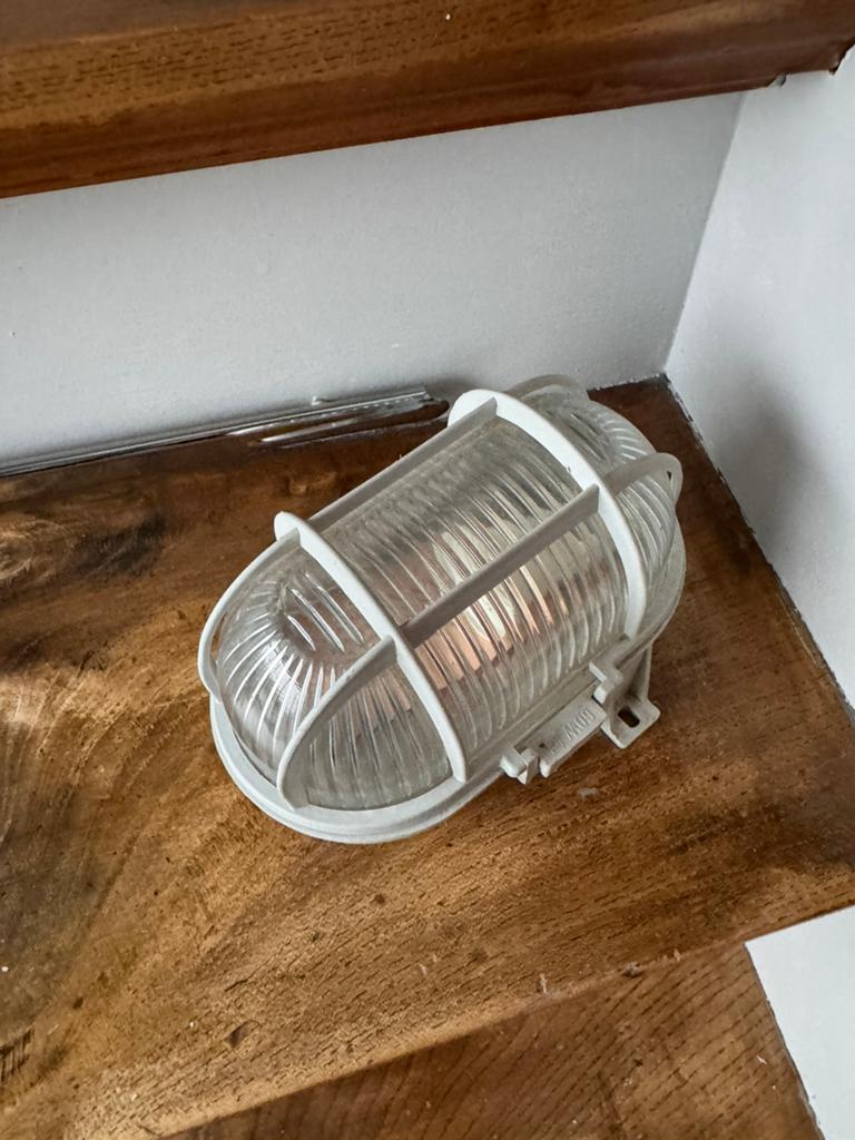 Wandlamp bulleye ovaal | 60w en 230v, Ophalen of Verzenden, Zo goed als nieuw, Kunststof