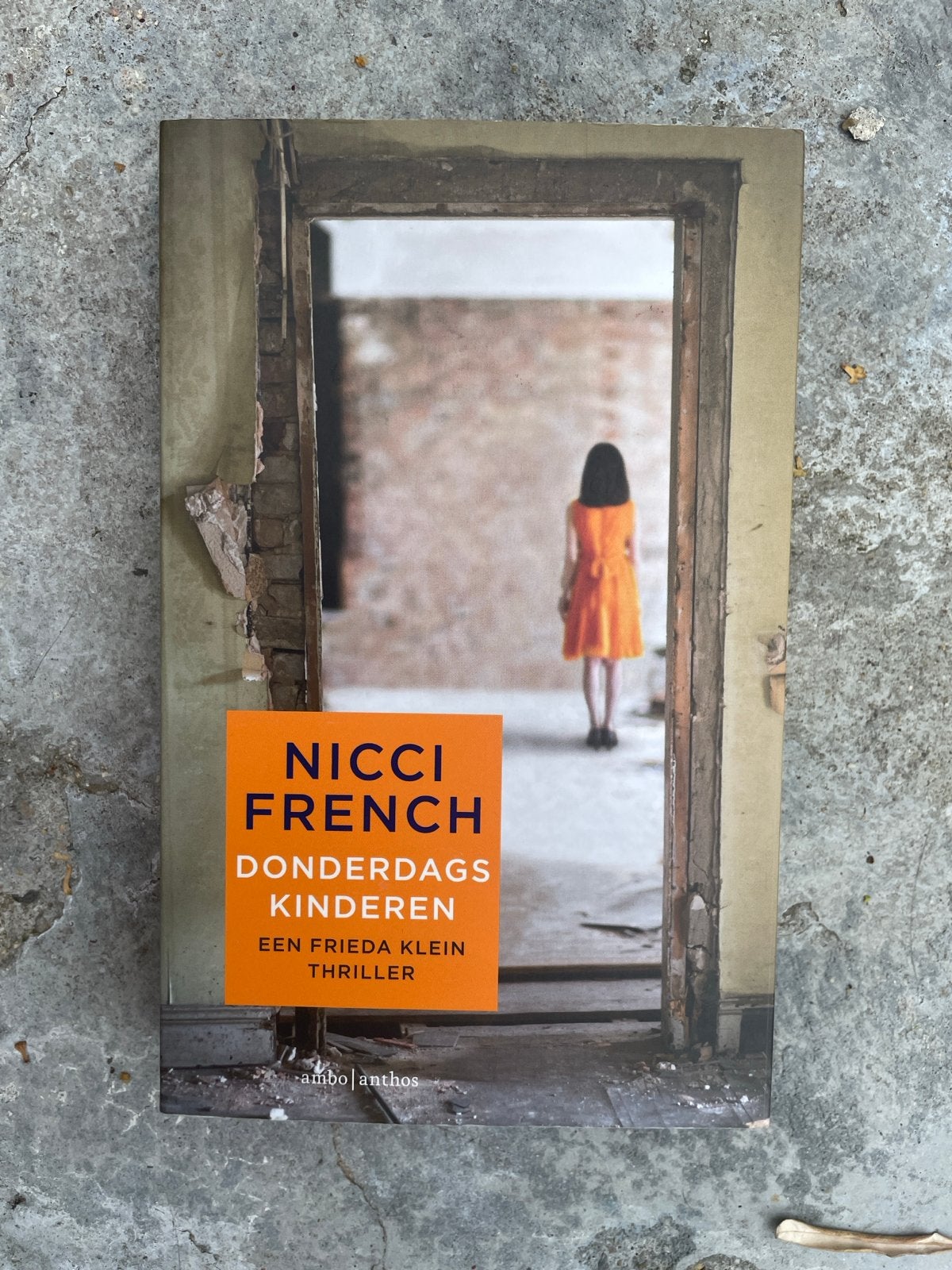 Nicci French - Donderdags Kinderen (Frieda Klein thriller), Ophalen of Verzenden, Zo goed als nieuw, Nederland