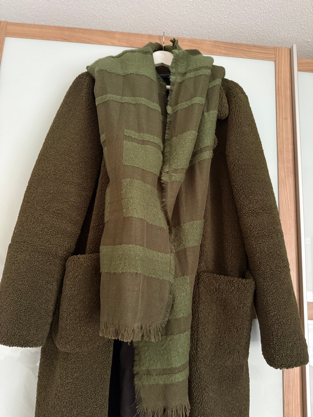 Expresso Lange Teddy Mantel Olijfgroen +  Sjaal, Ophalen of Verzenden, Zo goed als nieuw, Maat 42/44 (L), Groen