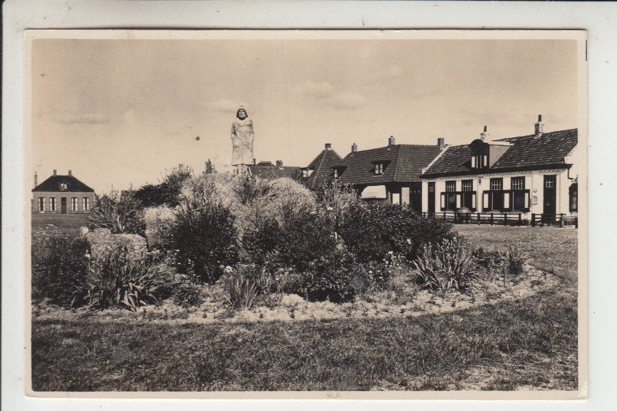 Callantsoog, De Visscherman en Raadhuis, Ophalen of Verzenden, 1940 tot 1960, Gelopen, Noord-Holland