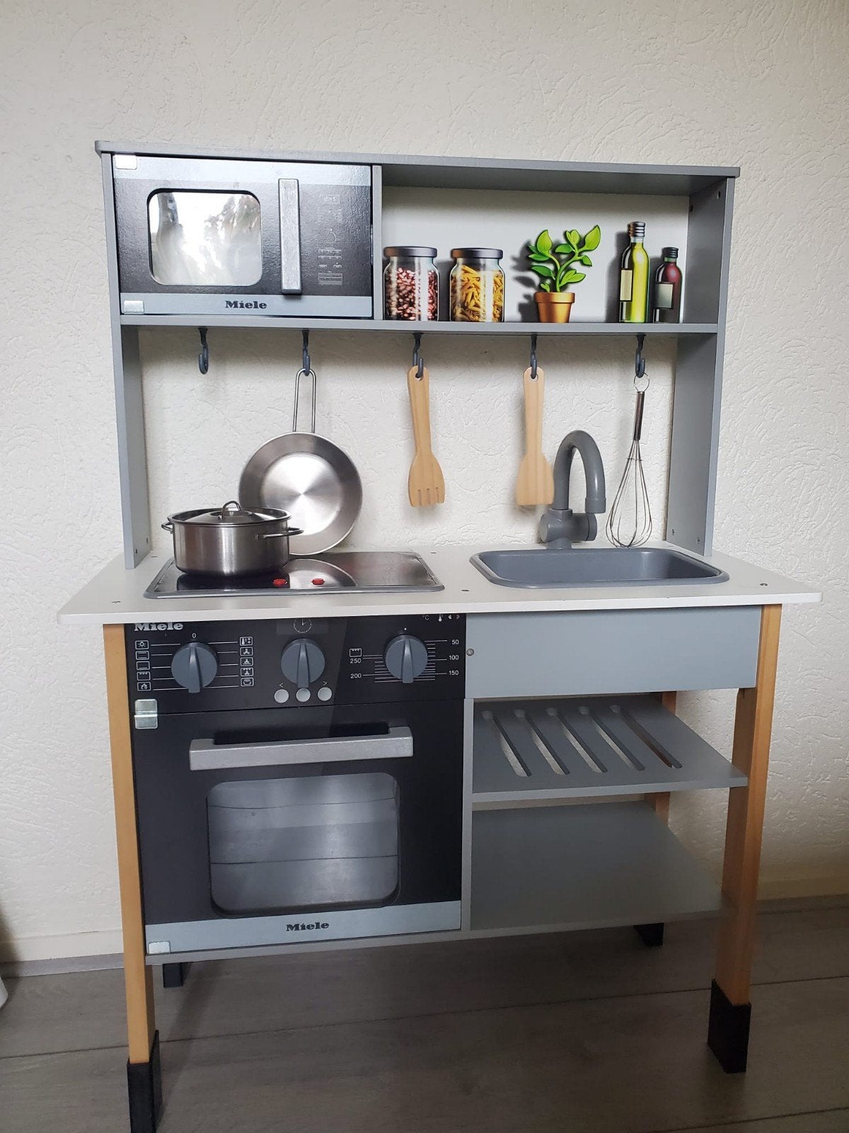 Miele Speelkeuken met accessoires, Ophalen, Zo goed als nieuw, Hout, Speelkeuken