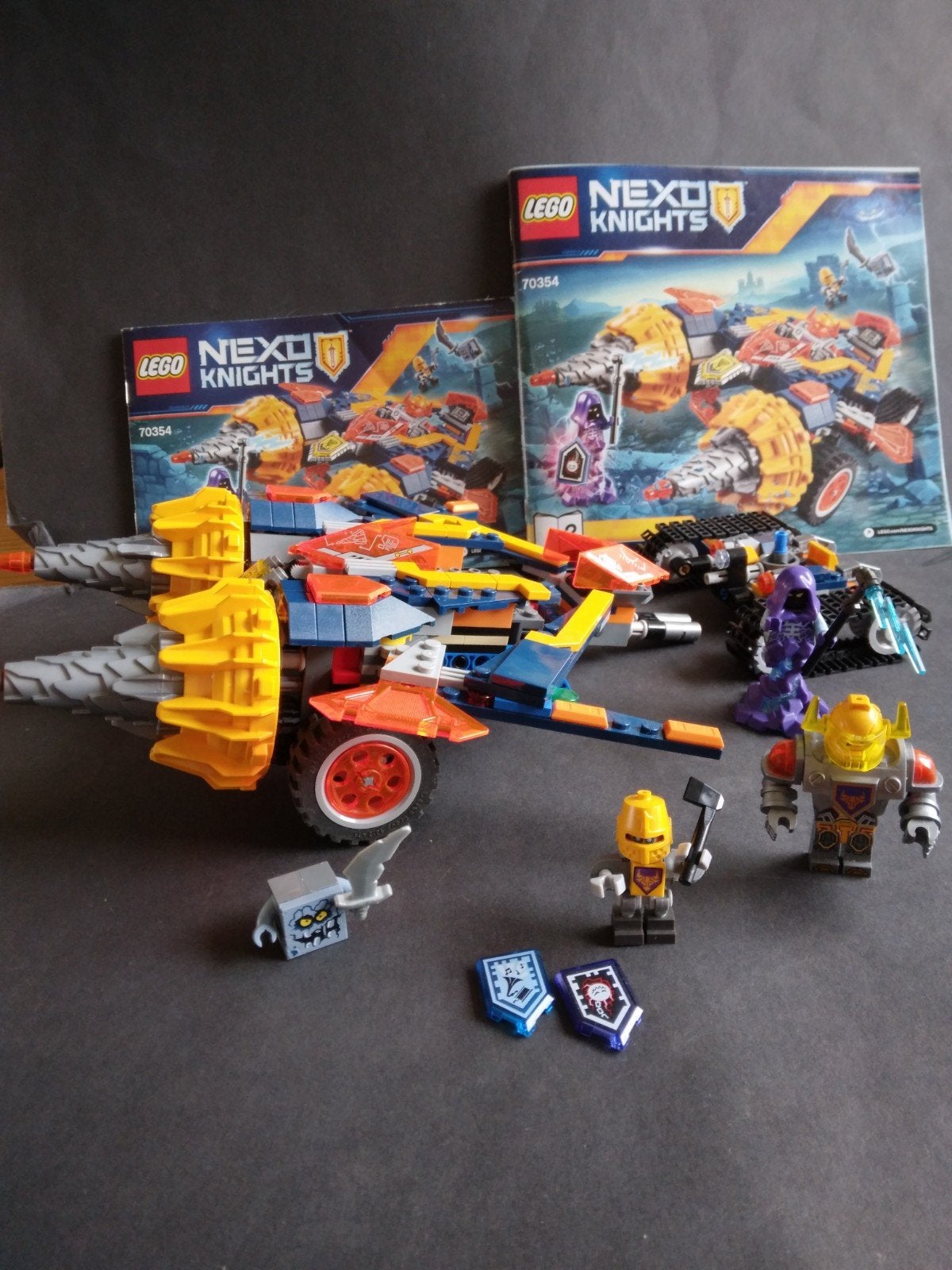 Lego70354 nexo knights axi's  rijdende arsenaal  geen doos, Ophalen of Verzenden, Zo goed als nieuw