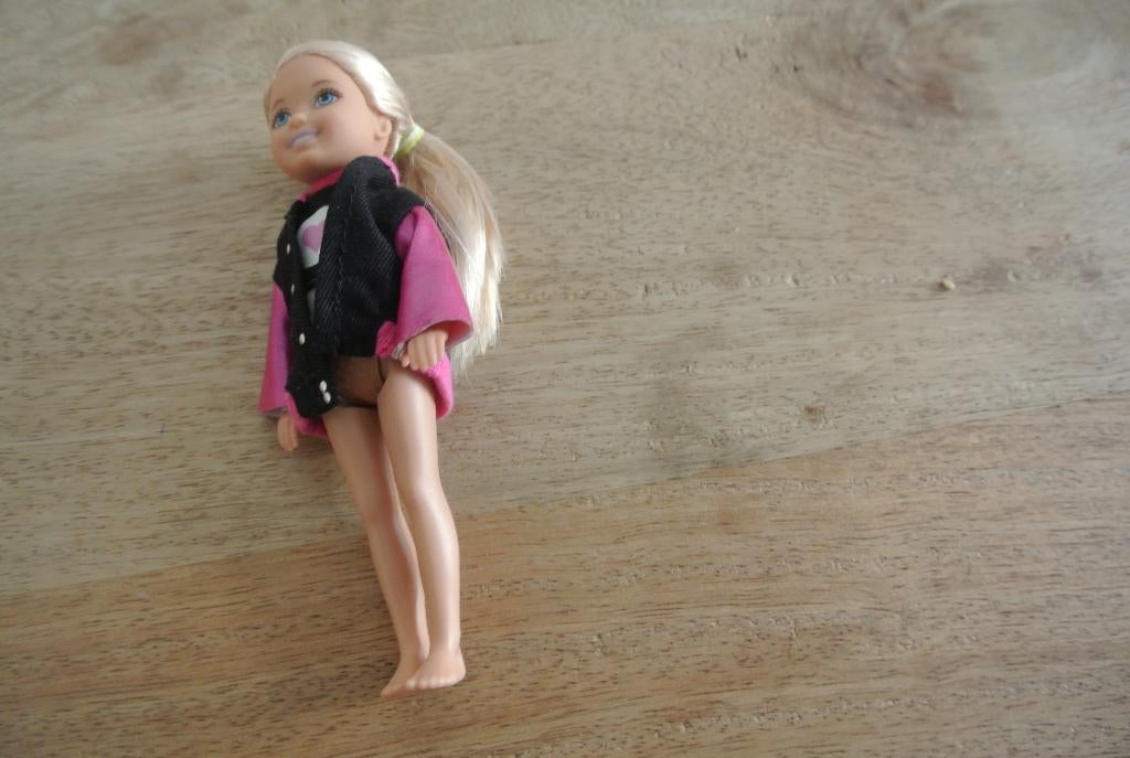 Barbie  Kelly/ nr 64, Ophalen of Verzenden, Zo goed als nieuw, Pop