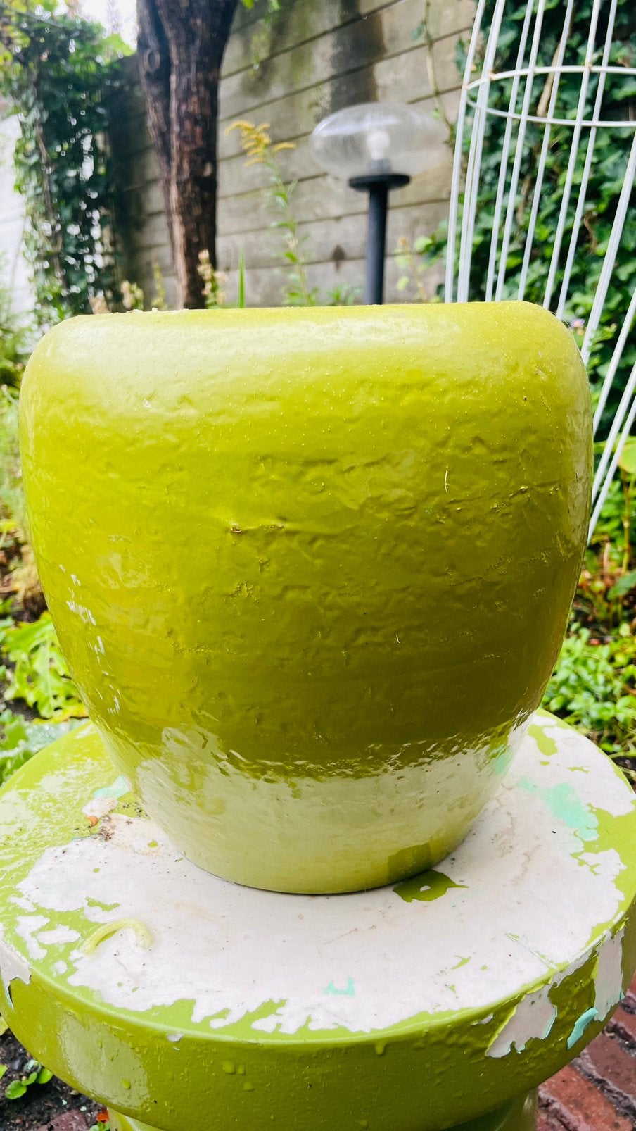 Te koop: bloempot, groen, . 25 cm, Tuin en Terras, Bloempotten, Ophalen of Verzenden, Rond, Aardewerk, Minder dan 25 cm