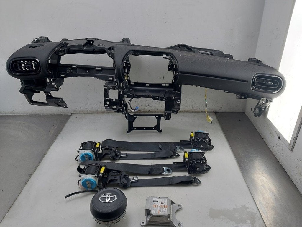 Airbag Set + Dashboard Yaris Cross (PB1/PJ1) 2023, Gebruikt, Kundenbetreuung@toyota.de, Toyota-Allee 2, Köln 50858, , Duitsland