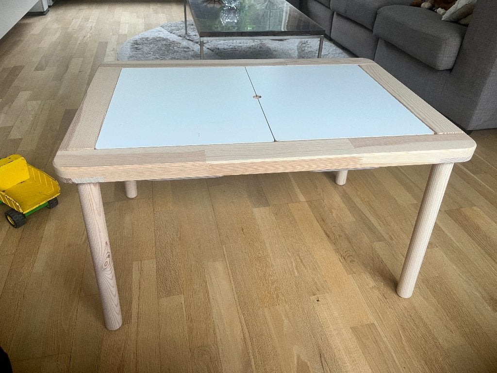 Ikea kindertafel, Ophalen, Zo goed als nieuw, Tafel(s)