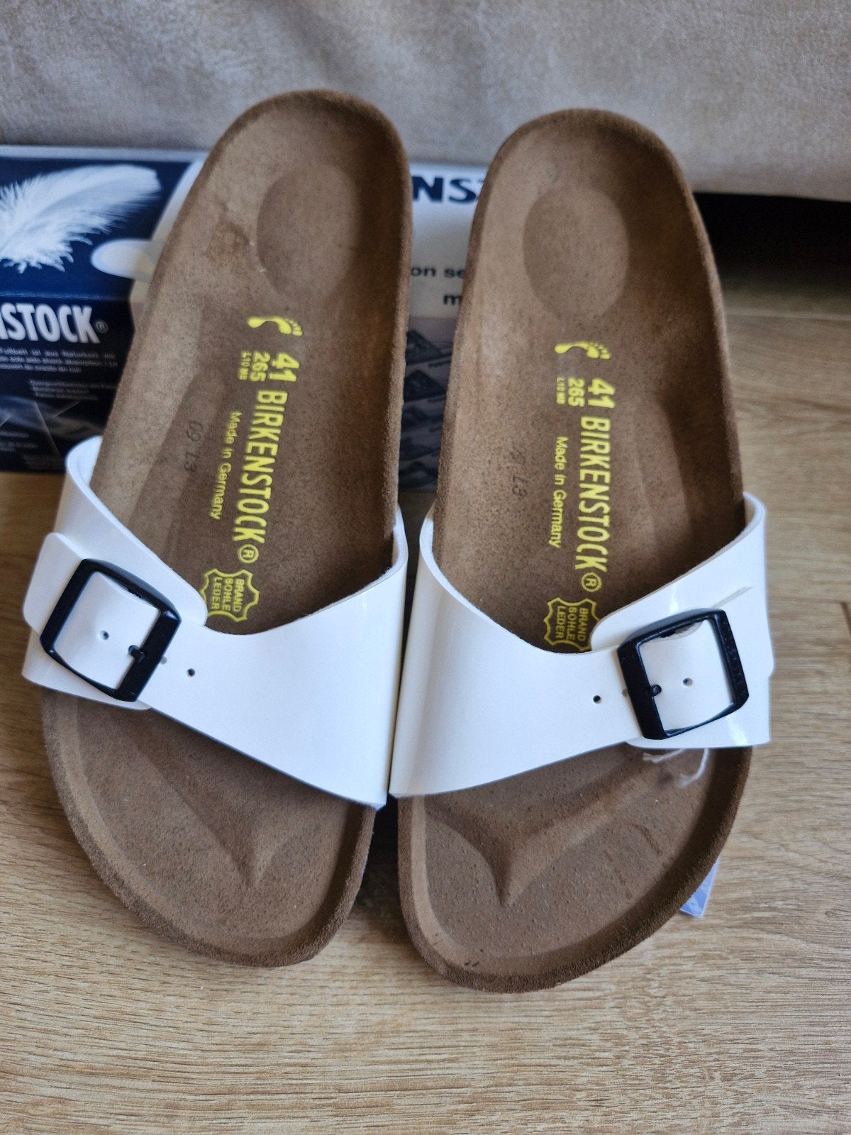 Nieuwe Birkenstock slippers - Maat 41, Kleding | Dames, Schoenen, Slippers, Wit, Nieuw, Ophalen of Verzenden