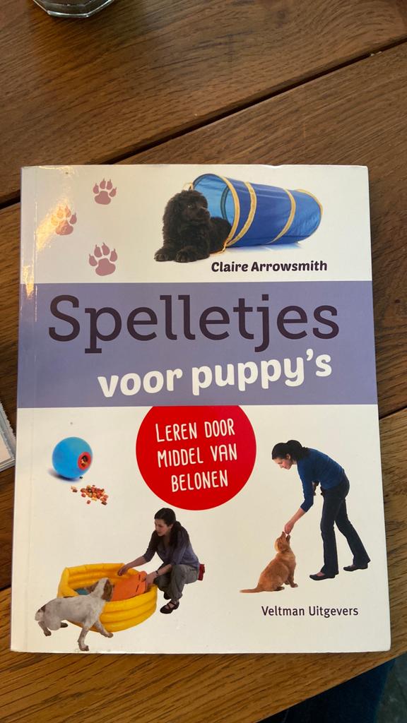 Claire Arrowsmith - Spelletjes voor puppies, Boeken, Honden, Claire Arrowsmith, Ophalen of Verzenden, Zo goed als nieuw