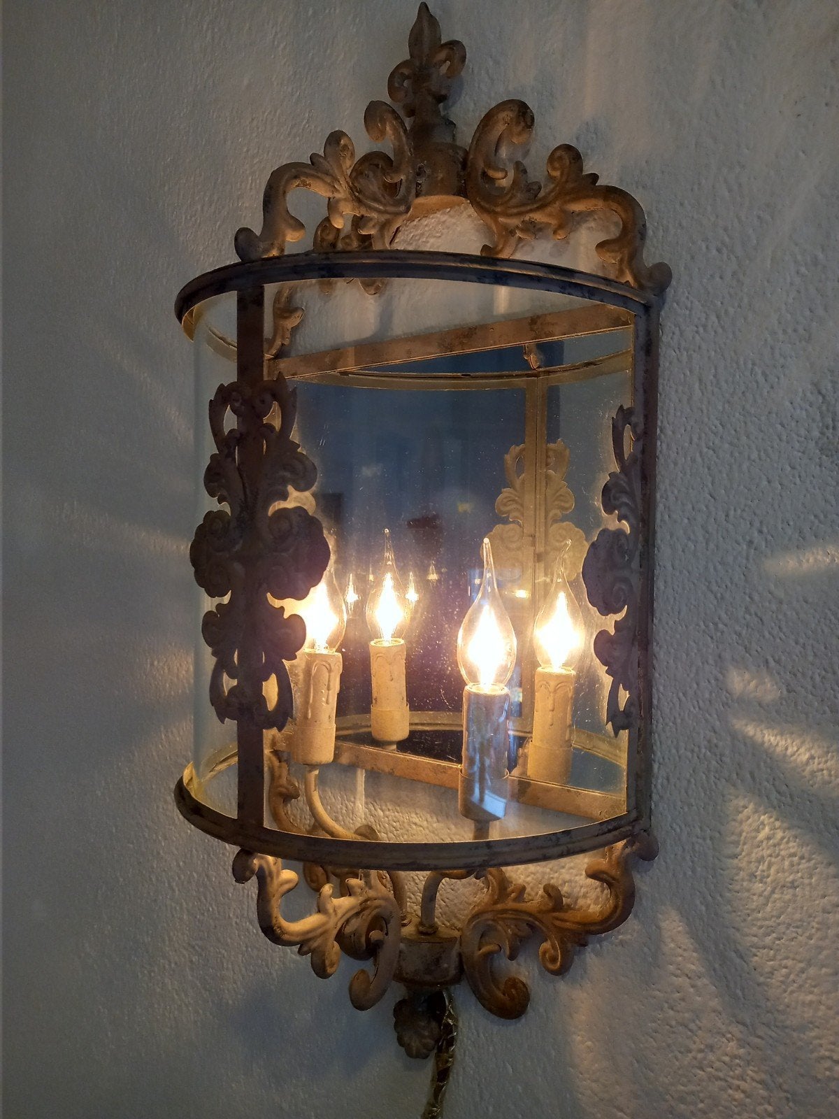 Antieke look wandlantaarn van metaal met spiegelglas, Antiek en Kunst, Ophalen