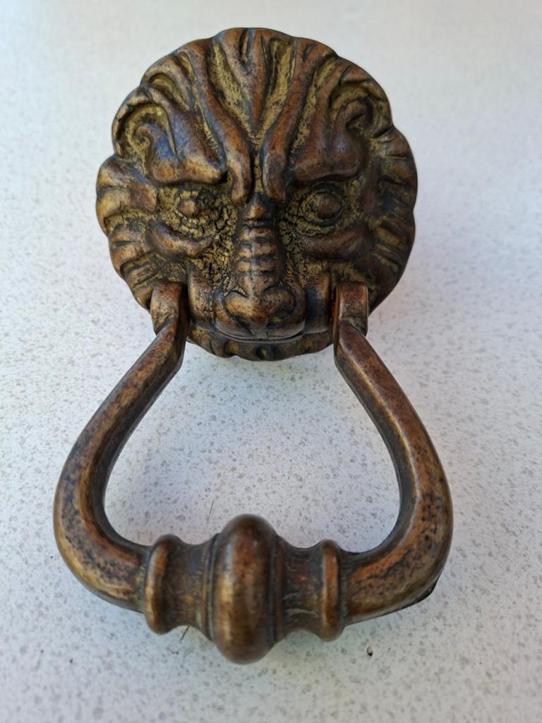 Antieke bronzen deurklopper met leeuwenkop, Ophalen of Verzenden