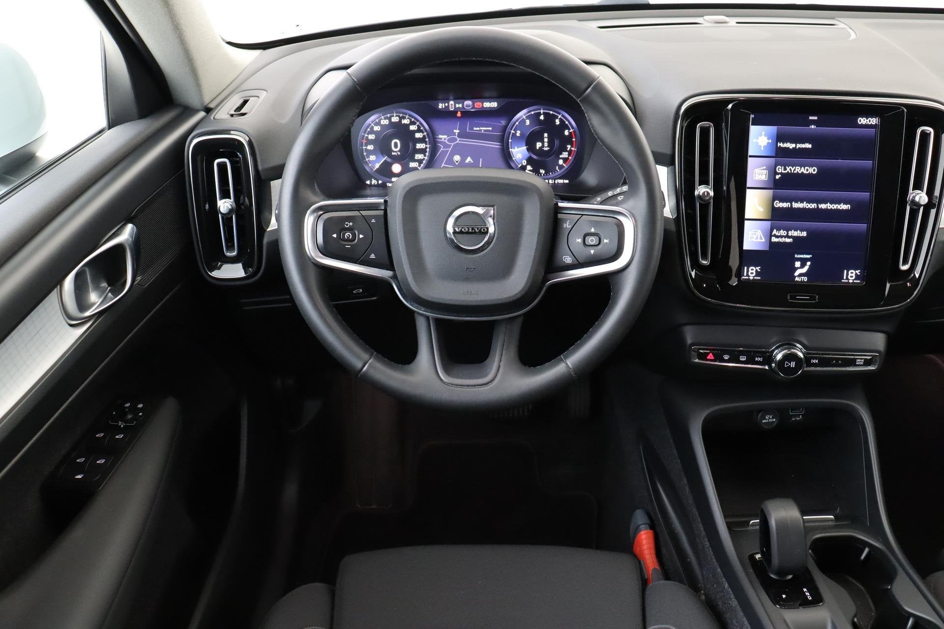 Volvo XC40 T2 AUT. MOMENTUM BUSINESS -CAMERA|ZITTINGVERL.|PR, 12 maanden, Gebruikt, Euro 6, Wit