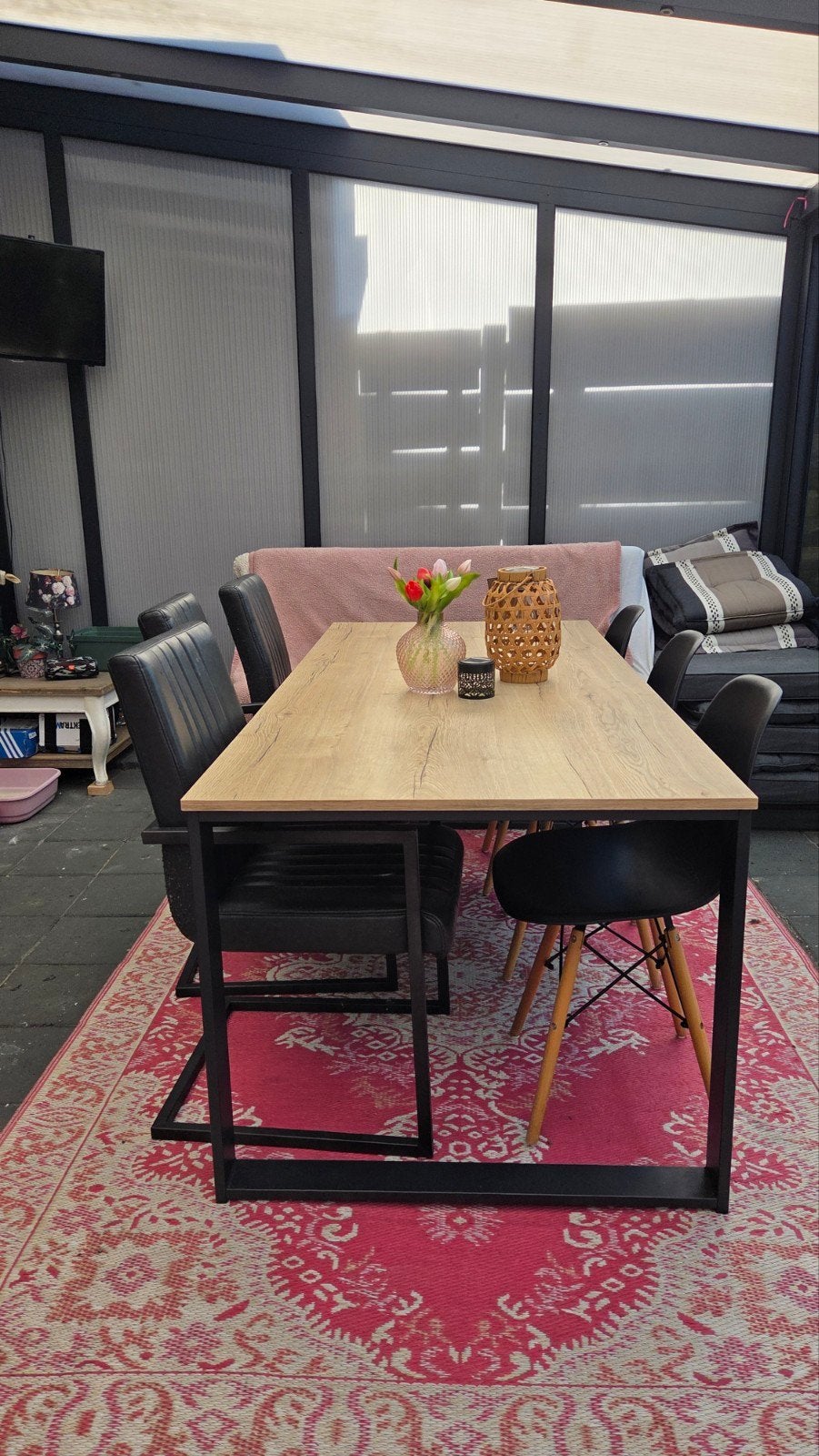 Mooie eettafel (200x90 cm) met stoelen, Overige houtsoorten, 200 cm of meer, Zo goed als nieuw, Vier personen