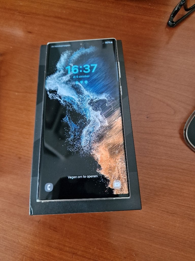 Samsung galaxy S22 Ultra wit