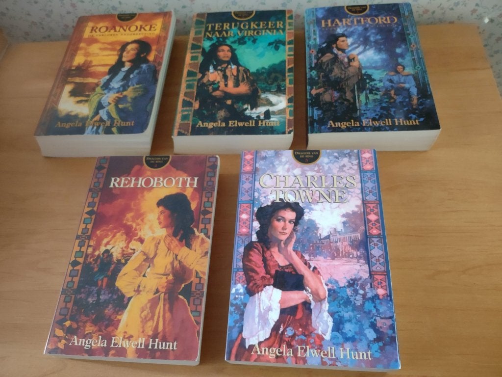 Dragers van de ring (compleet)- Angela Elwell Hunt, Boeken, Ophalen of Verzenden, Gelezen