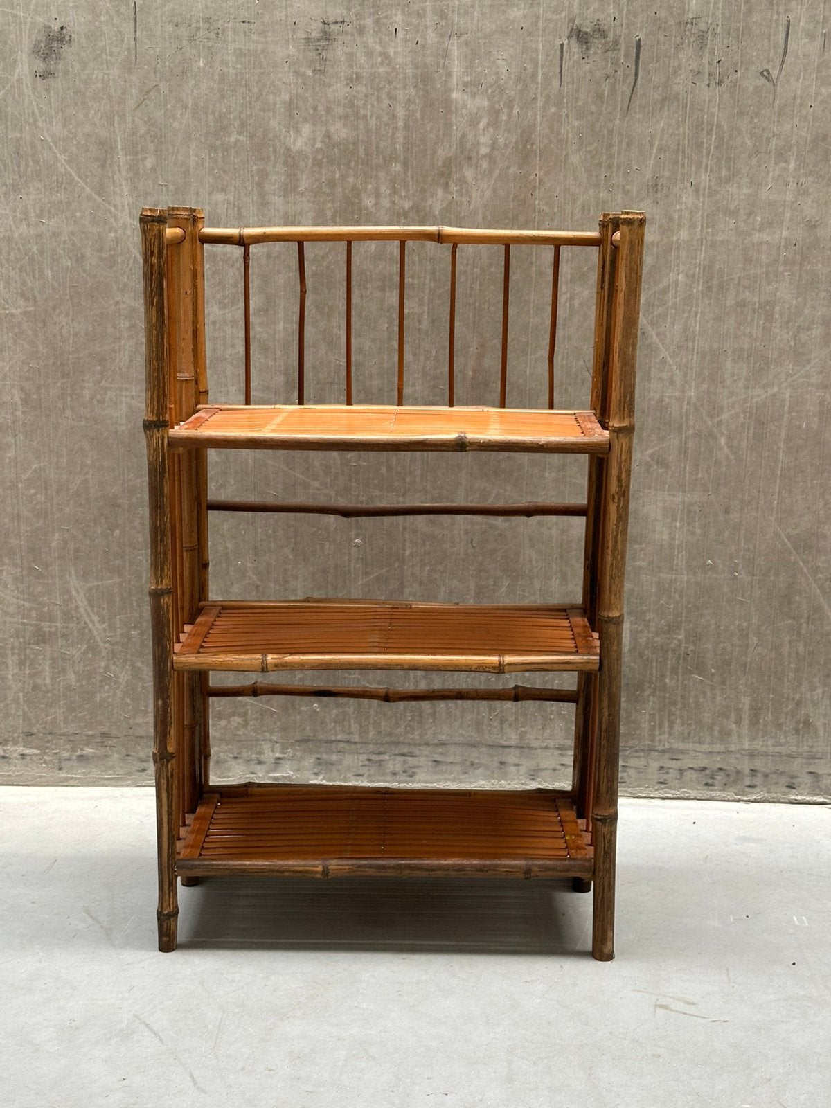 Vintage rotan bamboe wandkast planten- boekenrek, Gebruikt, Ophalen of Verzenden, X, X