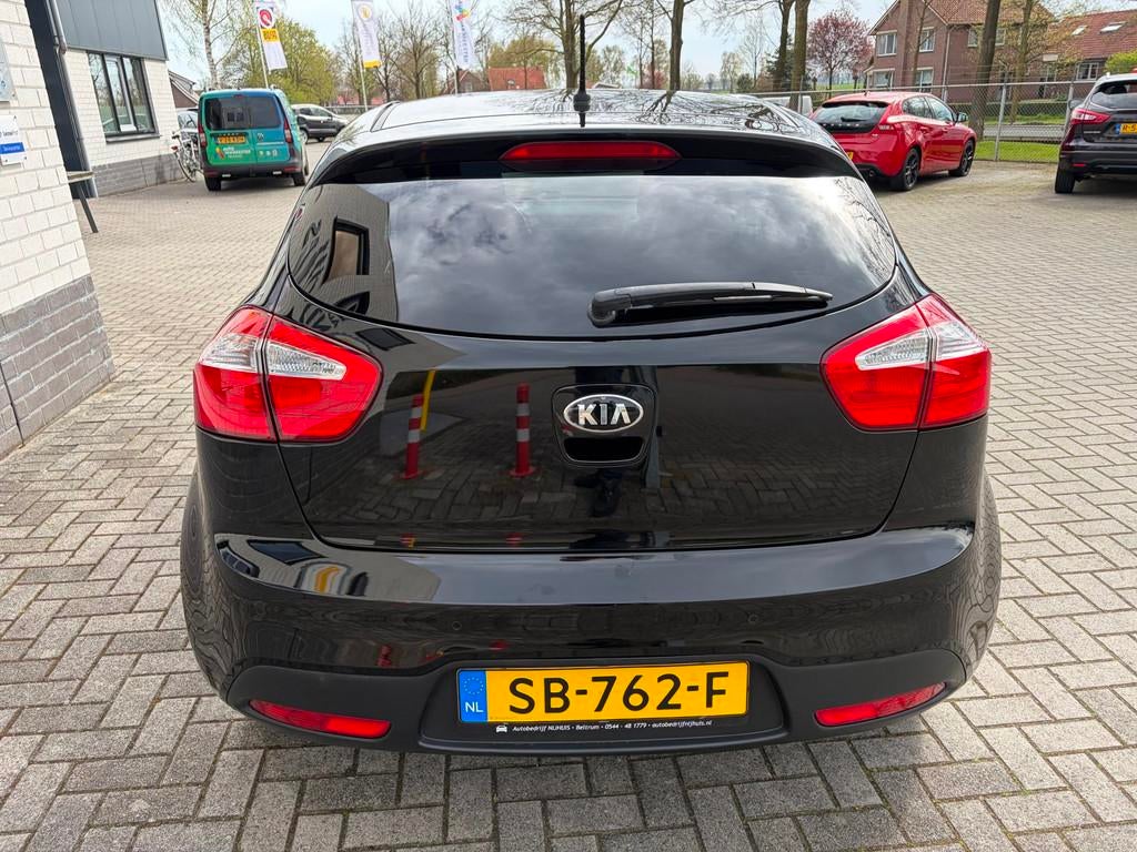 Kia Rio 1.4 CVVT ExecutiveLine / Climate Controle / Cruise C, Auto's, Voorwielaandrijving, Euro 5, Zwart, 4 cilinders