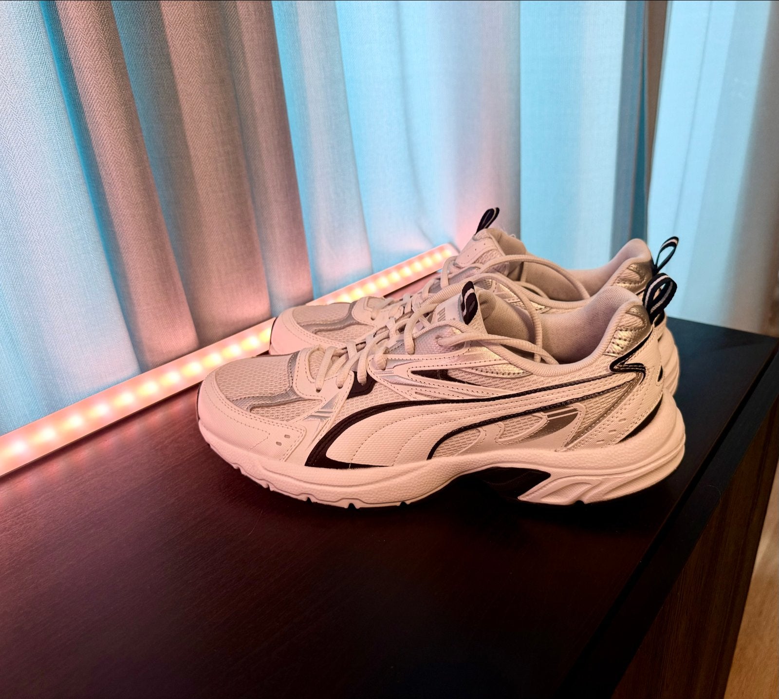 Puma Milenio Tech sneakers in wit/zilver maat 44.5, Kleding | Heren, Schoenen, Ophalen of Verzenden, Zo goed als nieuw, Wit, Sportschoenen