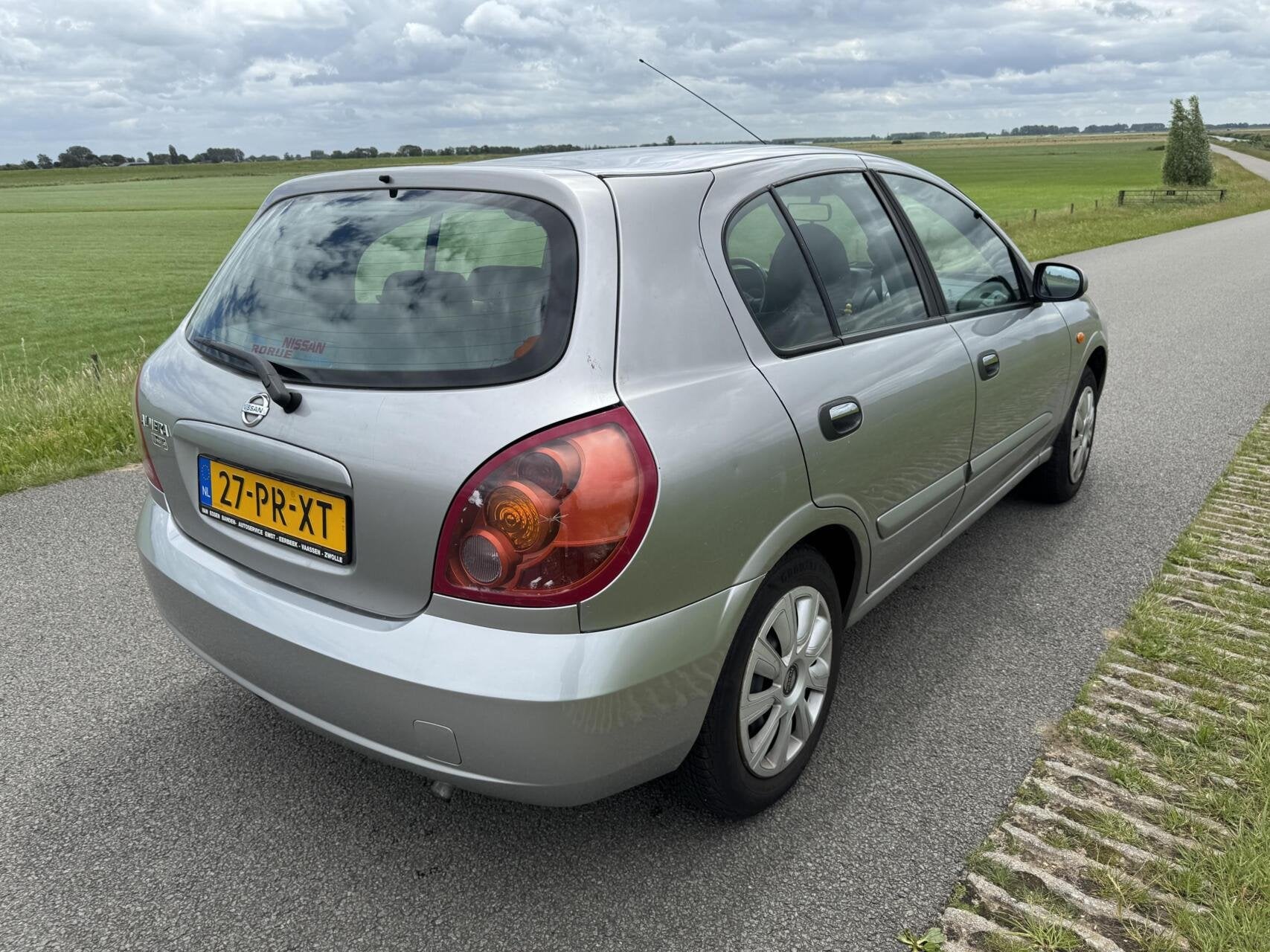 Nissan Almera 1.5 Acenta nieuwe koppling tech goeie auto, Auto's, Gebruikt, 4 cilinders, Met garantie (alle), Bedrijf