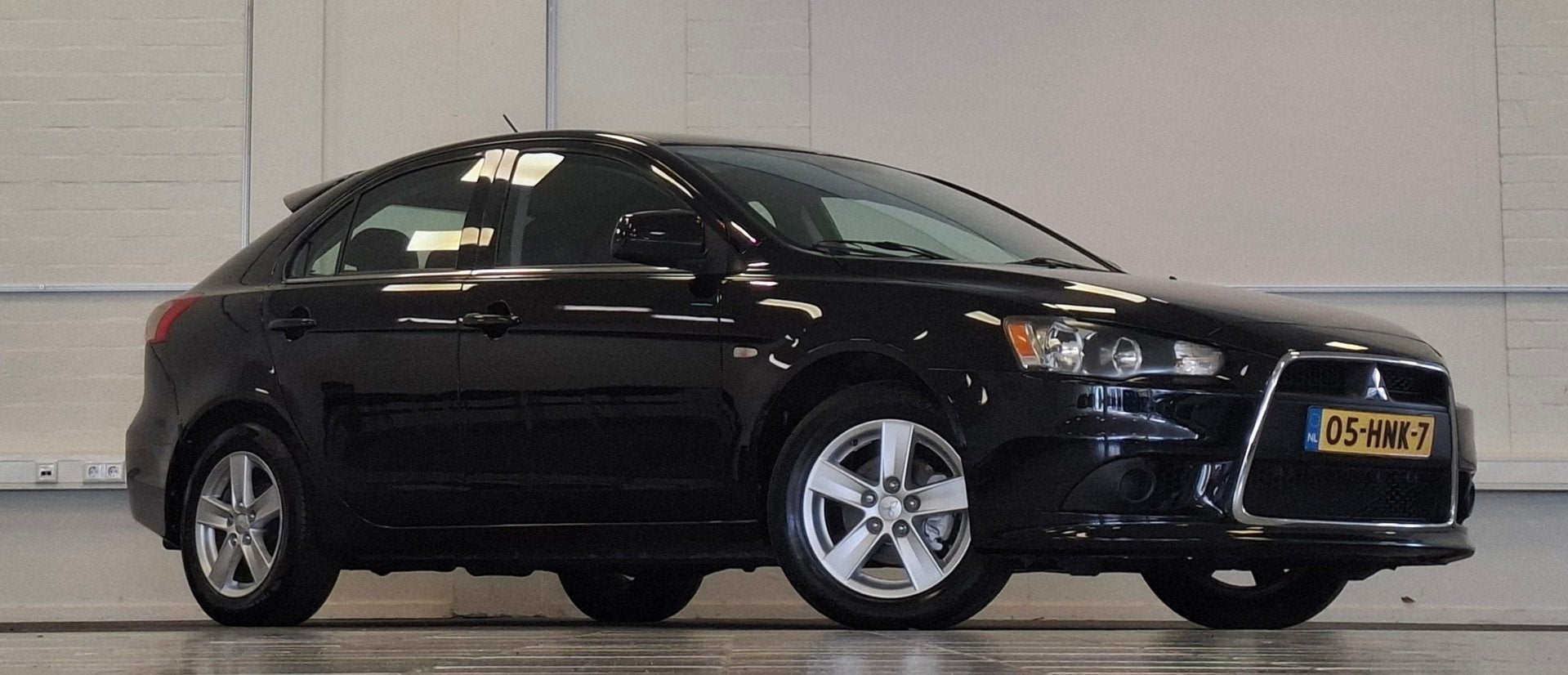 Mitsubishi Lancer Sportback 1.8i Invite Trekhaak 2e Eigenaar, Auto's, 1330 kg, Stof, Gebruikt, Zwart