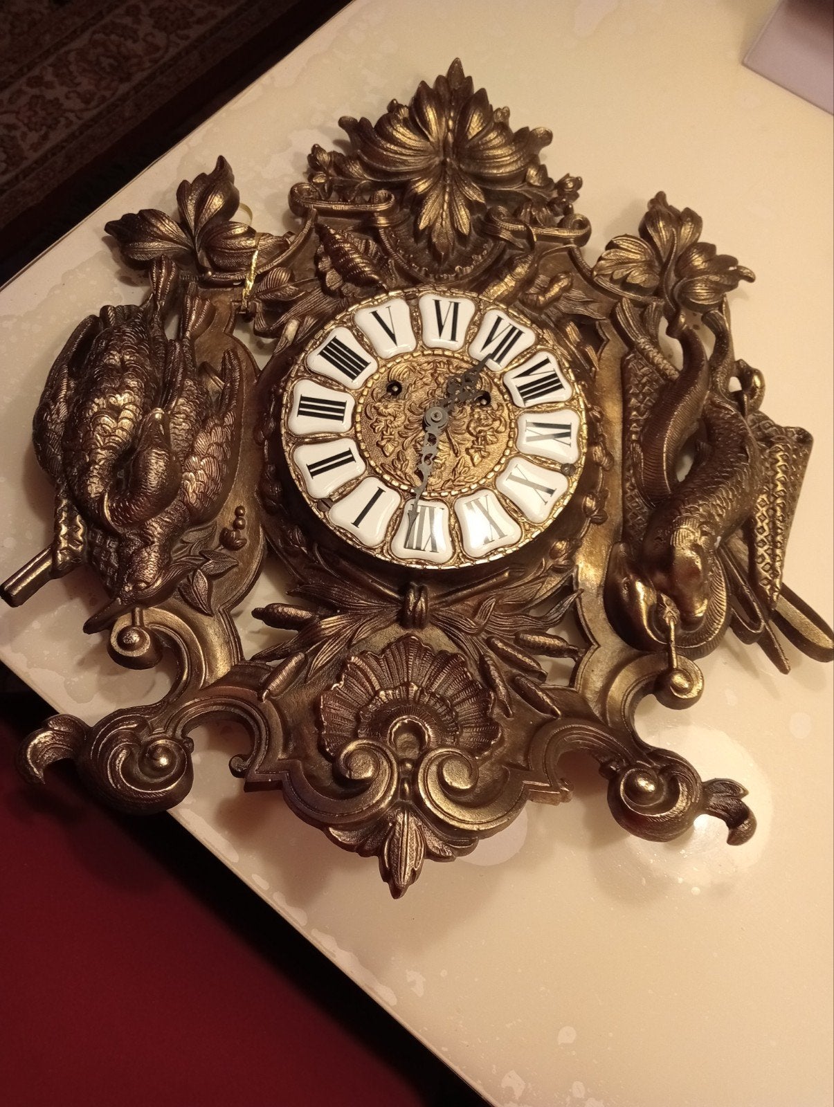 Antieke Franse bronzen wandklok met jachttaferelen, Antiek en Kunst, Ophalen of Verzenden