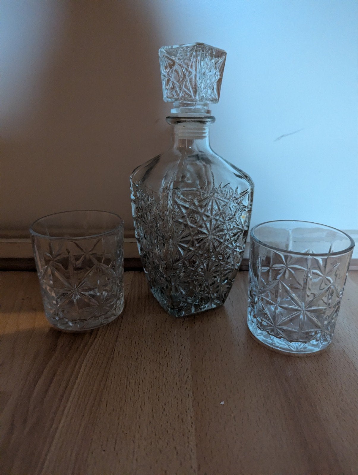 Glazen karaf met 2 bijpassende glazen, Verzamelen, Ophalen of Verzenden, Zo goed als nieuw, Overige typen