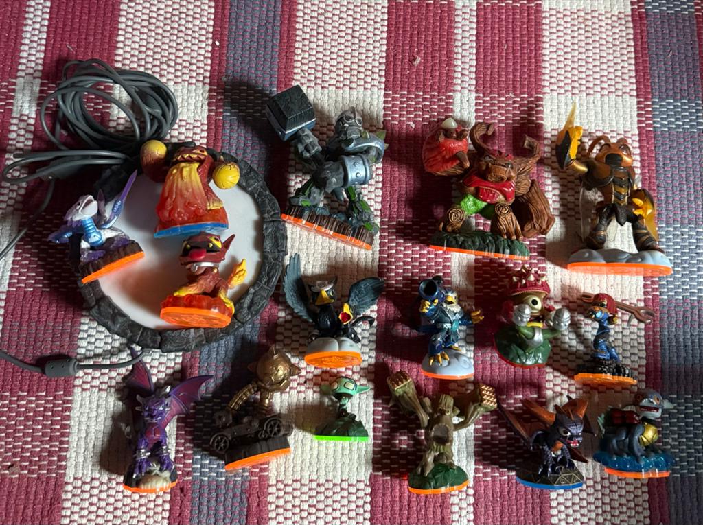 Diverse Skylanders Giants Figuren met Portaal, Ophalen of Verzenden, Zo goed als nieuw