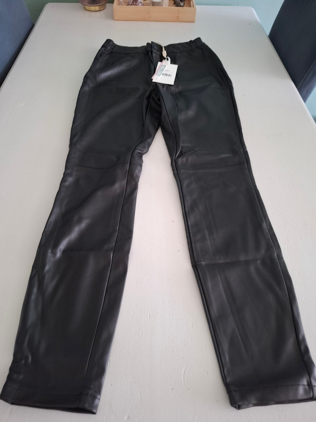 nep leren broek maat 38, Kleding | Dames, Maat 38/40 (M), About you, Zwart, Ophalen of Verzenden