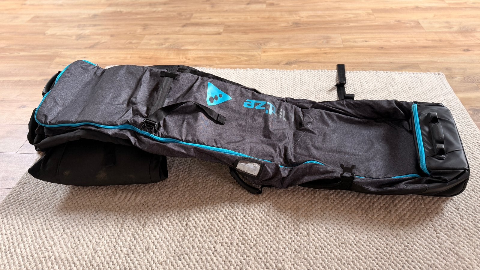 2 stuks Wedze snowboard / ski vliegtuigtas flightbags, Ophalen, Gebruikt, Overige typen