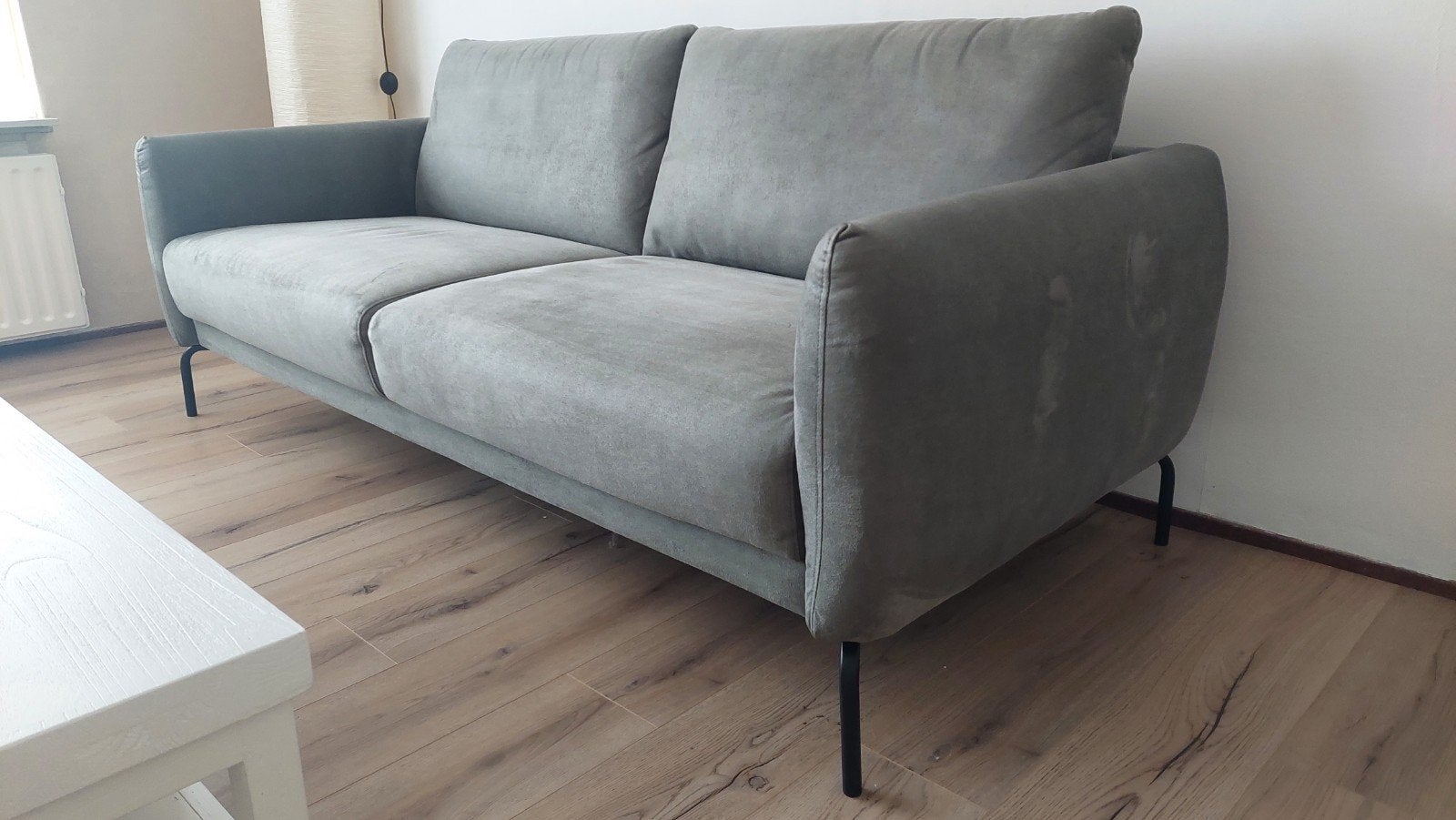 Fijne 3 persoon bank, 2 jaar oud. Nieuwstaat., Ophalen, Zo goed als nieuw, Stof, Modern