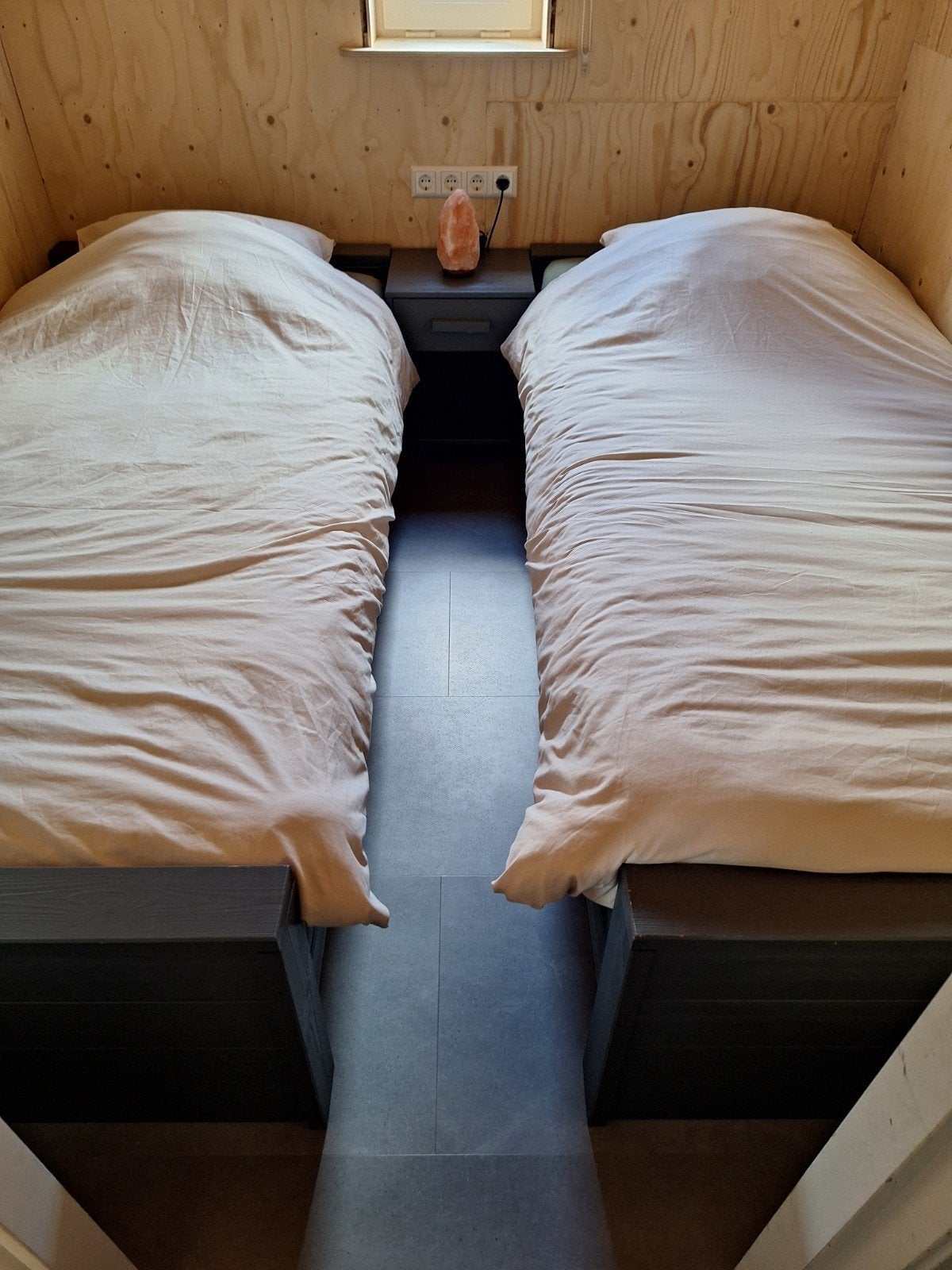 2x houten bed woood 90x200 morris, Huis en Inrichting, Slaapkamer | Bedden, Ophalen, 90 cm, Eenpersoons, Zo goed als nieuw