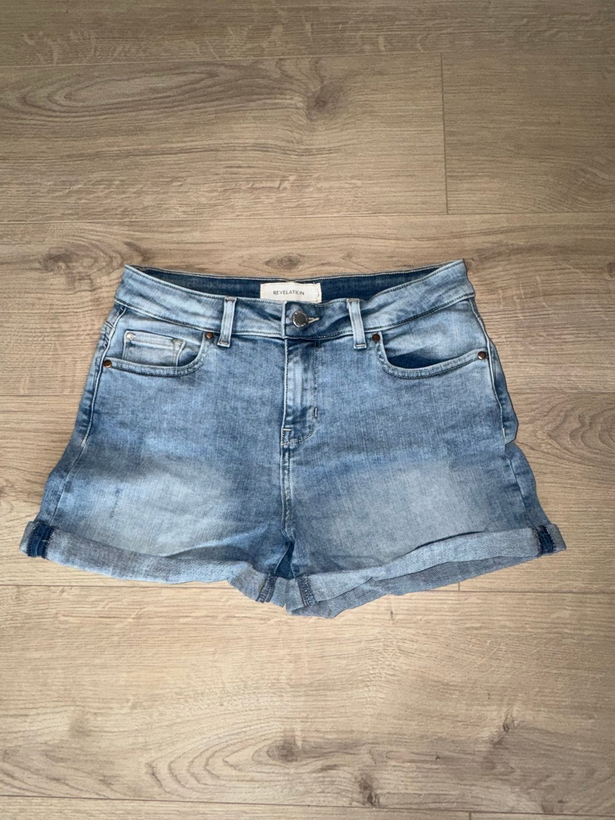 Revelation spijkerbroekje maat S, Kort, Blauw, Ophalen of Verzenden, Zo goed als nieuw