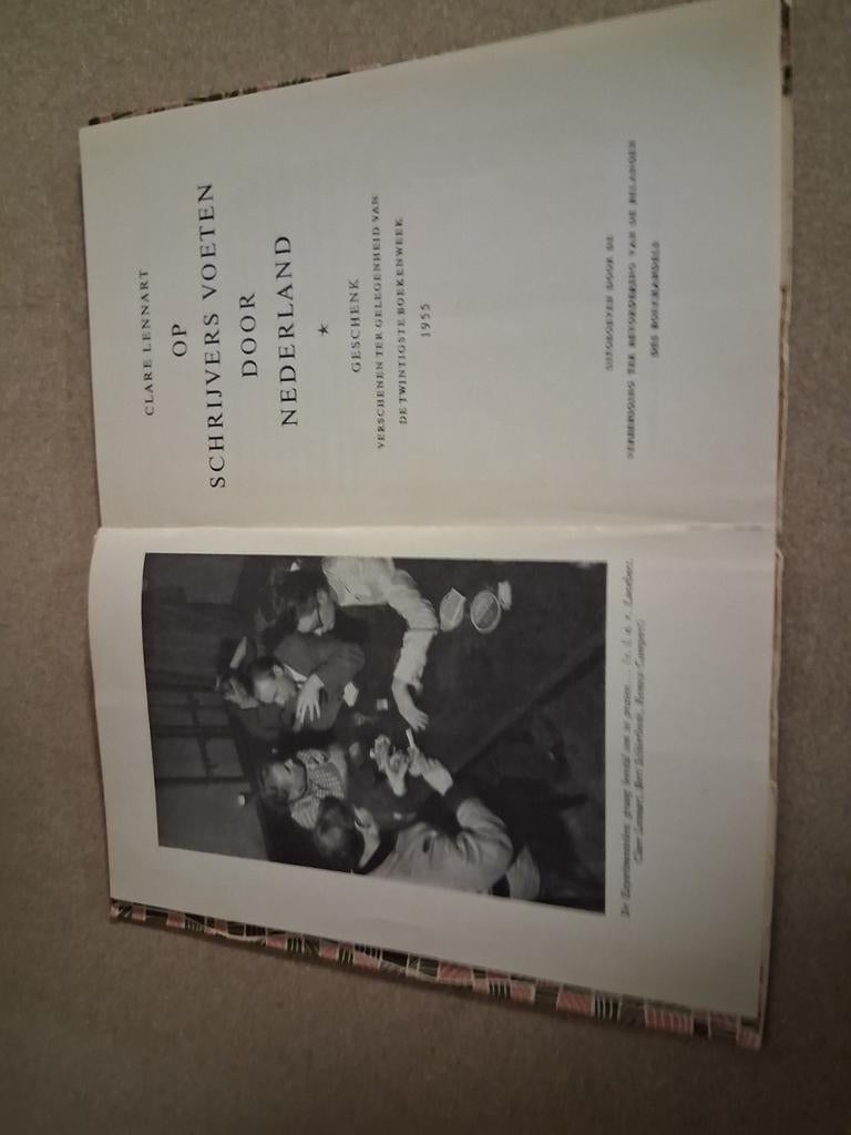 Op Schrijversvoeten door Nederland - Clare Lennart (1955), Ophalen of Verzenden, Gelezen, Clare Lennart, Nederland