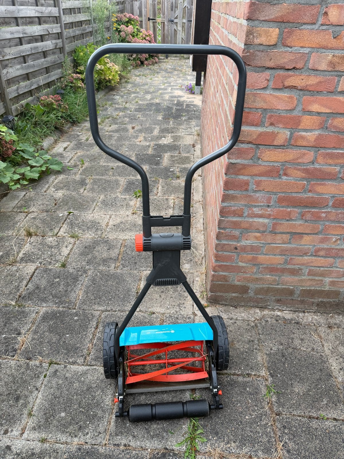 Gardena 330 handgrasmaaier - Zo goed als nieuw, Ophalen, Handgrasmaaier, Zo goed als nieuw, 30 t/m 39 cm
