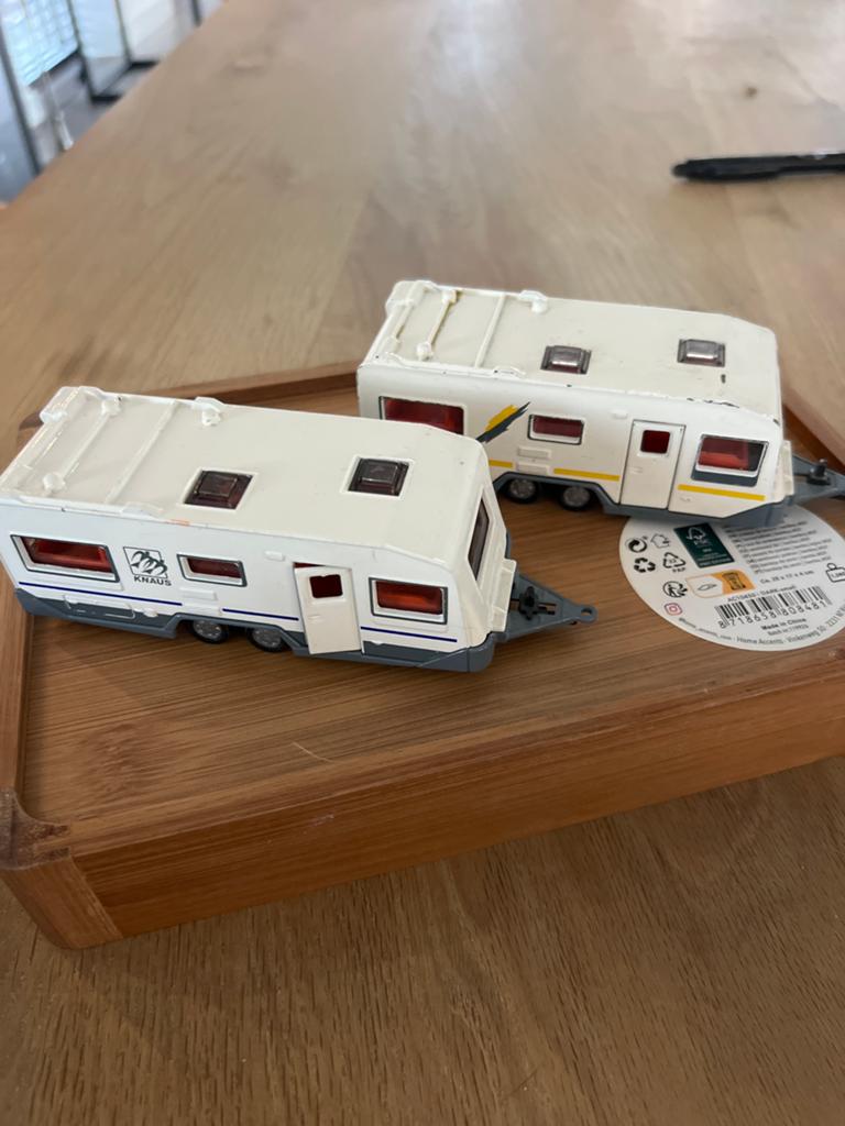 2x Knaus Caravan Modelauto's - siku  Made in Germany, Hobby en Vrije tijd, Modelbouw | Auto's en Voertuigen, Overige merken, 1:50 of kleiner