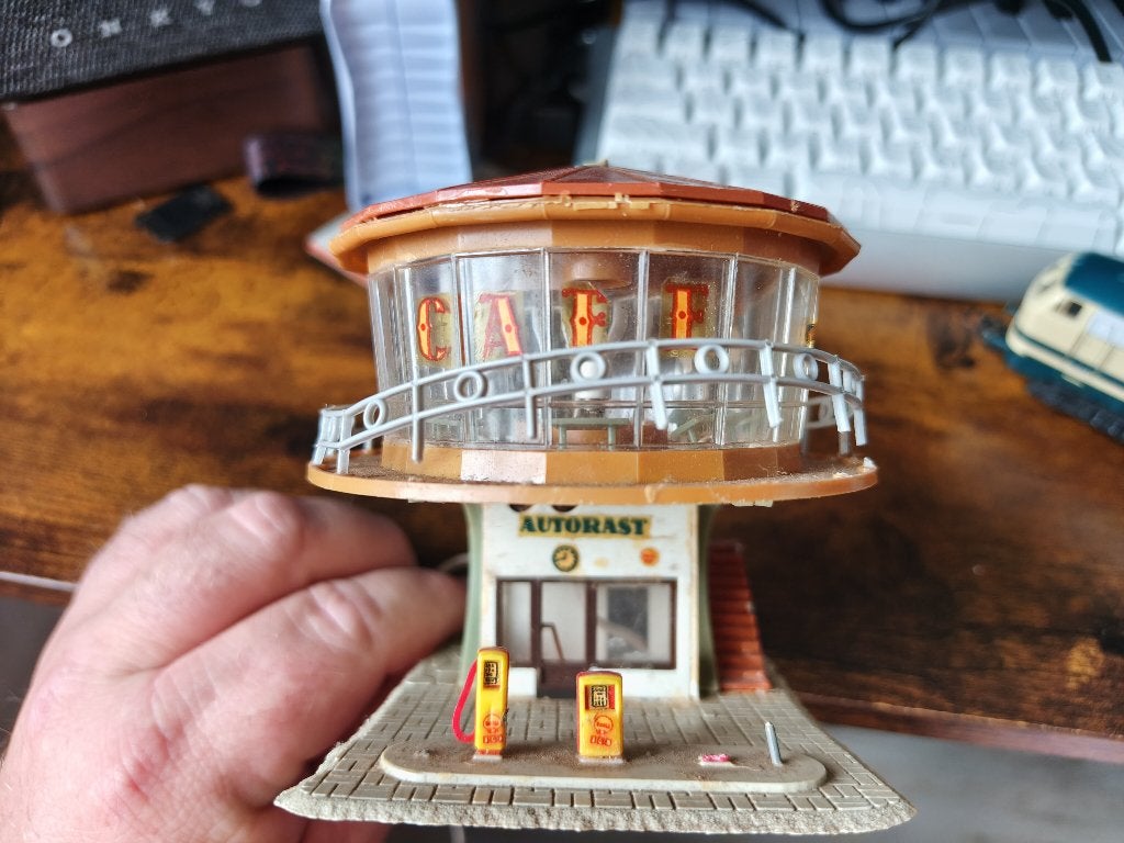 Diverse modelbouw huisjes, Ophalen of Verzenden, Gebruikt, 1:35 tot 1:50, Figuur of Figuren