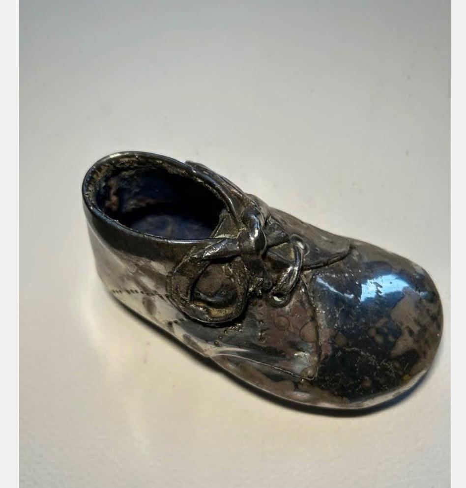 Vintage Verzilverde baby schoentje, zoolmaat 13,5 cm, Antiek en Kunst, Curiosa en Brocante, Ophalen of Verzenden
