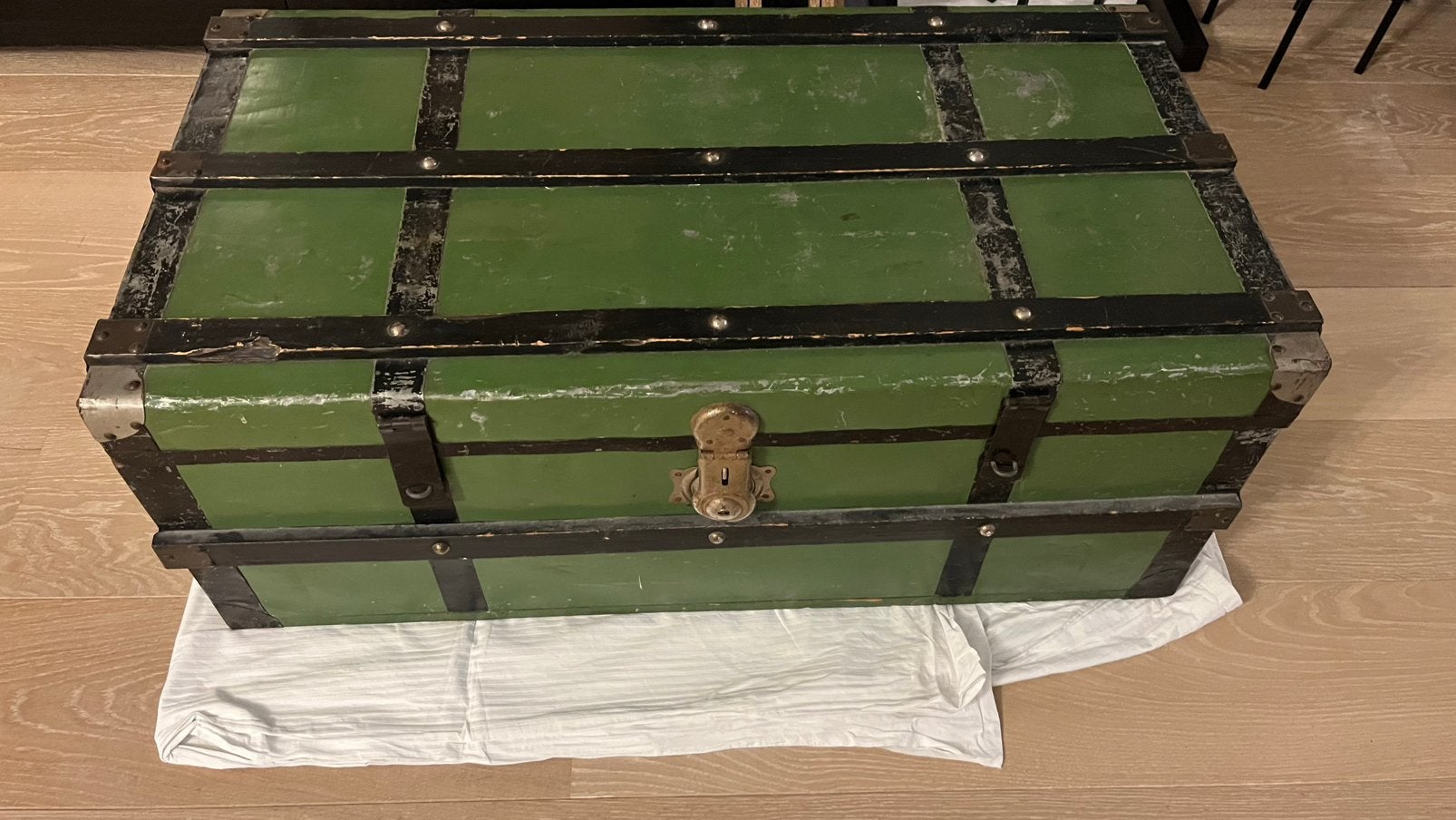 Groene hutkoffer, Ophalen, Gebruikt, 50 tot 100 cm, Metaal