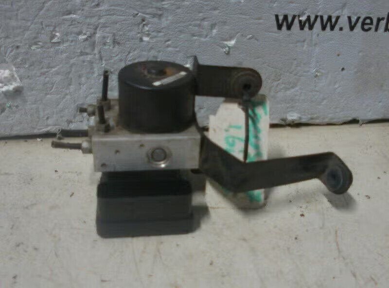 ABS POMP Ford Focus 2 (01-2004/09-2012) (3M512M110JA), Gebruikt, Ophalen of Verzenden, Ford, Sodener Straße 9 65824 Schwalbach, DE