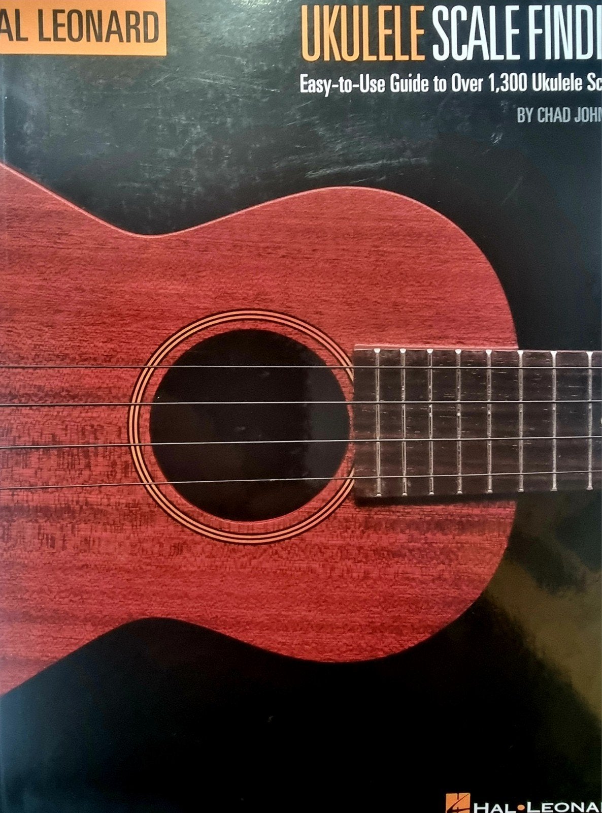 Hal Leonard Ukulele Scale Finder 1300 Ukulele akkoorden. D41, Verzenden, Les of Cursus, Overige instrumenten, Zo goed als nieuw