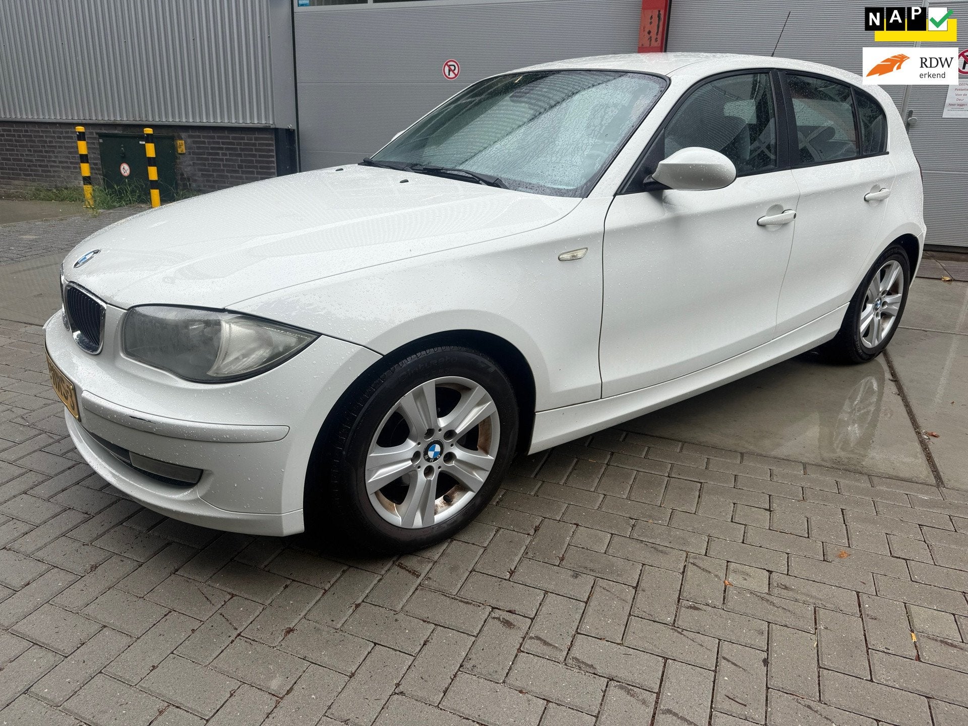 BMW 1-serie 116i High Executive, 1-Serie, Parkeersensor, Achterwielaandrijving, Gebruikt