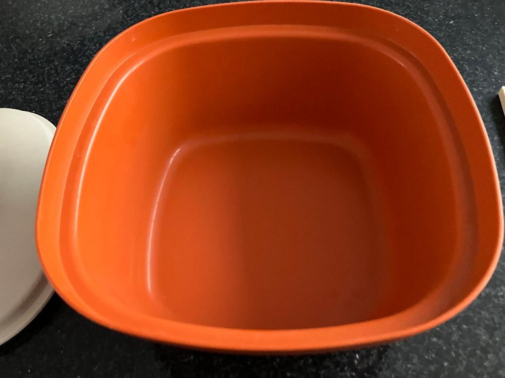 tupperware serveerwonder 2,5 liter, Huis en Inrichting, Keuken | Tupperware, Ophalen of Verzenden, Gebruikt, Oranje, Overige typen